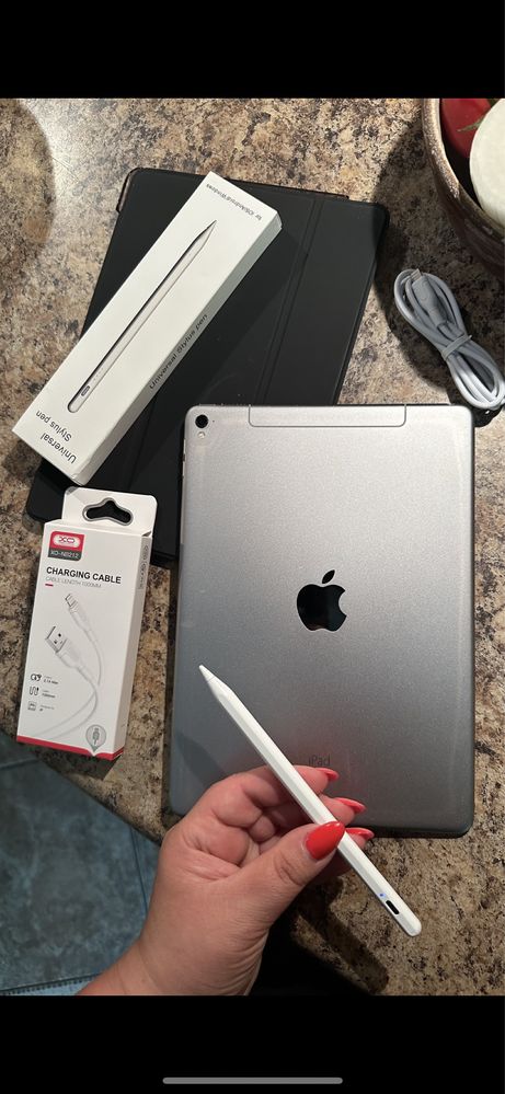 Tablet iPad Apple —PRO — Touch ID - PROCREATE