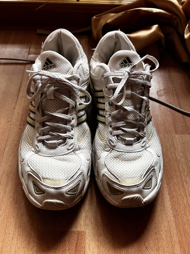 Кроссовки Adidas