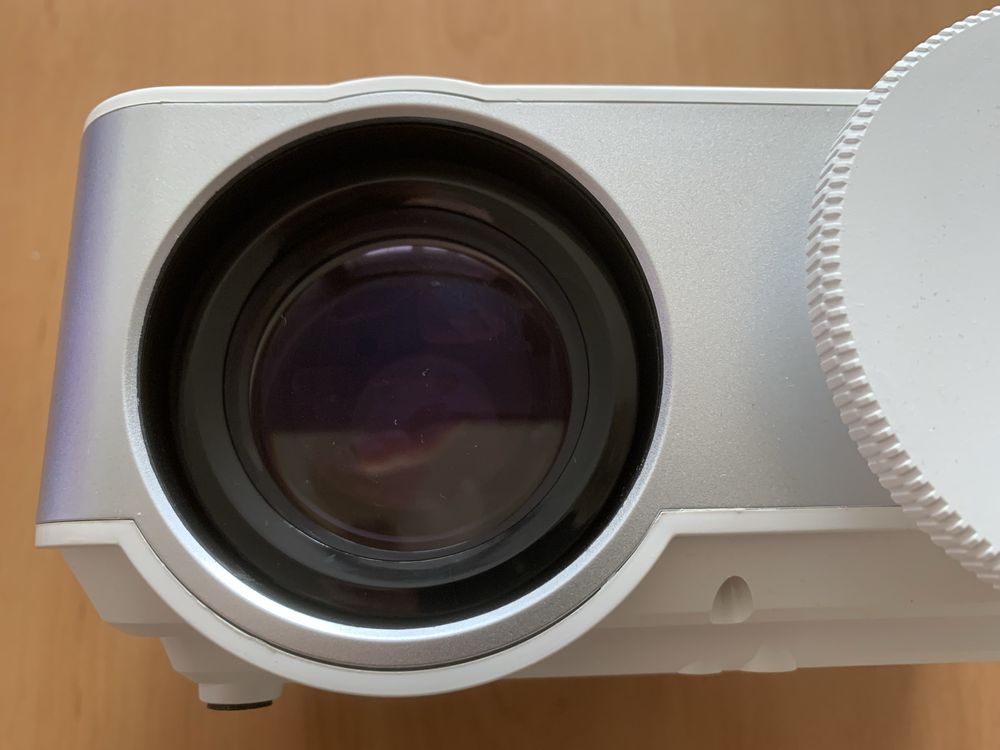 Projektor Kruger&Matz V-LED10 - nowy