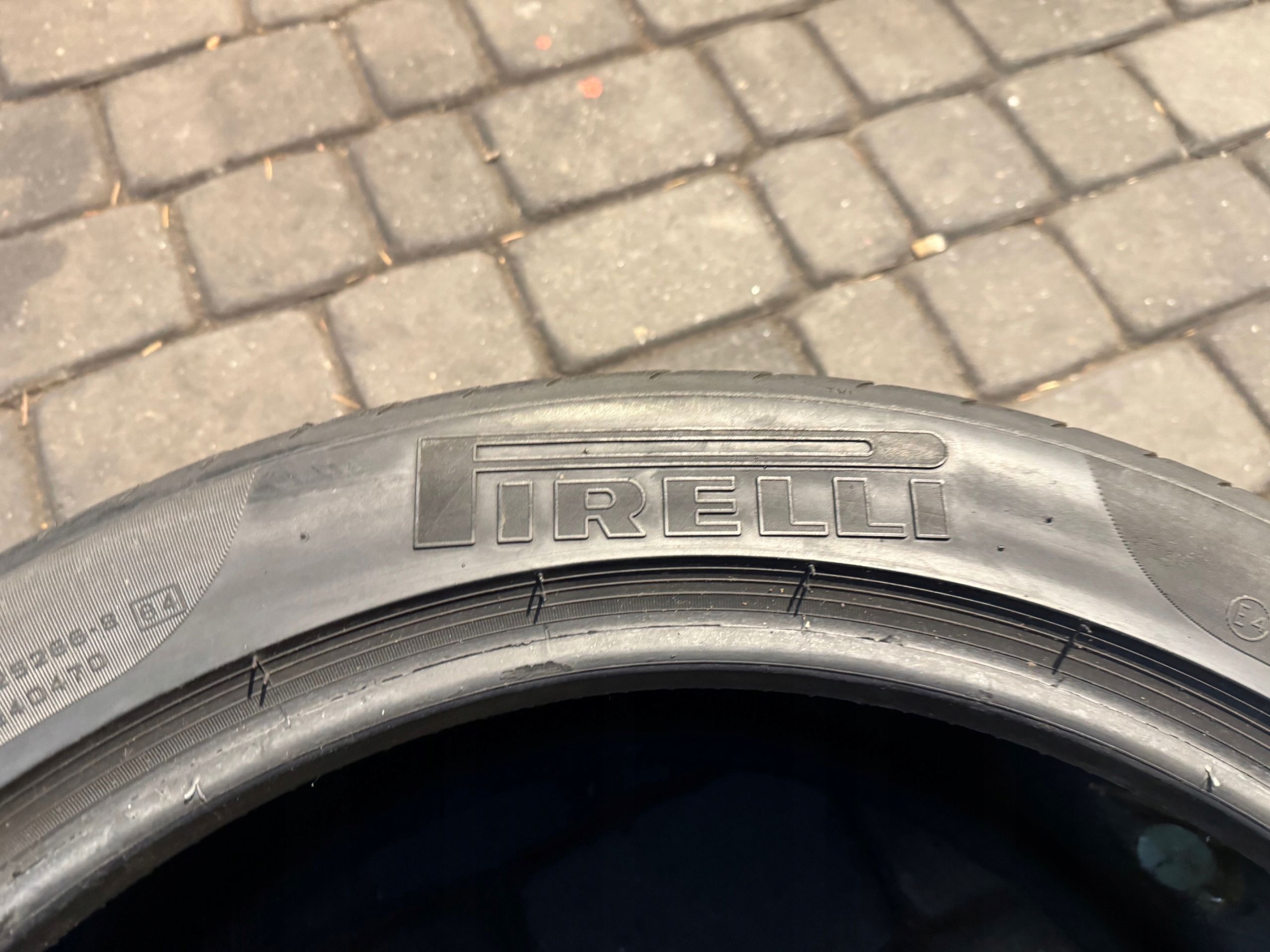 Opony Pirelli P ZERO - 265/40/20