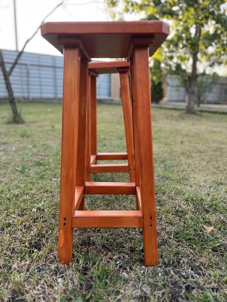 Барный стул из дерева сосна