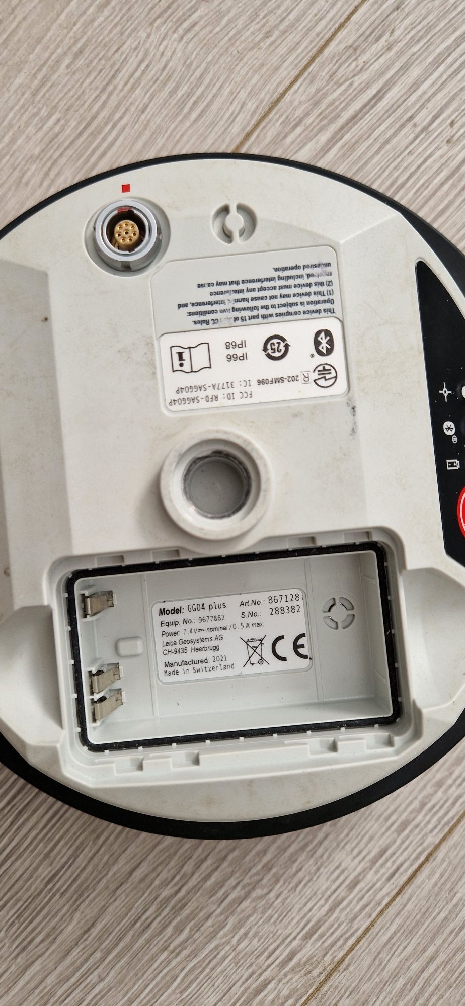 GNSS/ RTK приймач Leica GG04