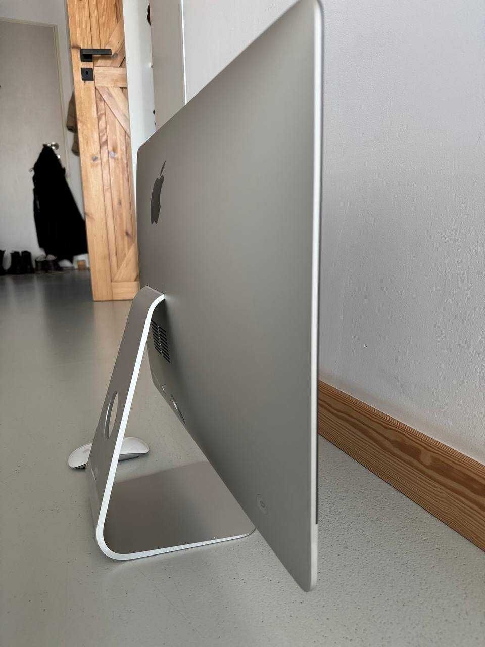 Apple iMac 21,5' (SSD 256 GB, i3, Radeon Pro 555X) 2020