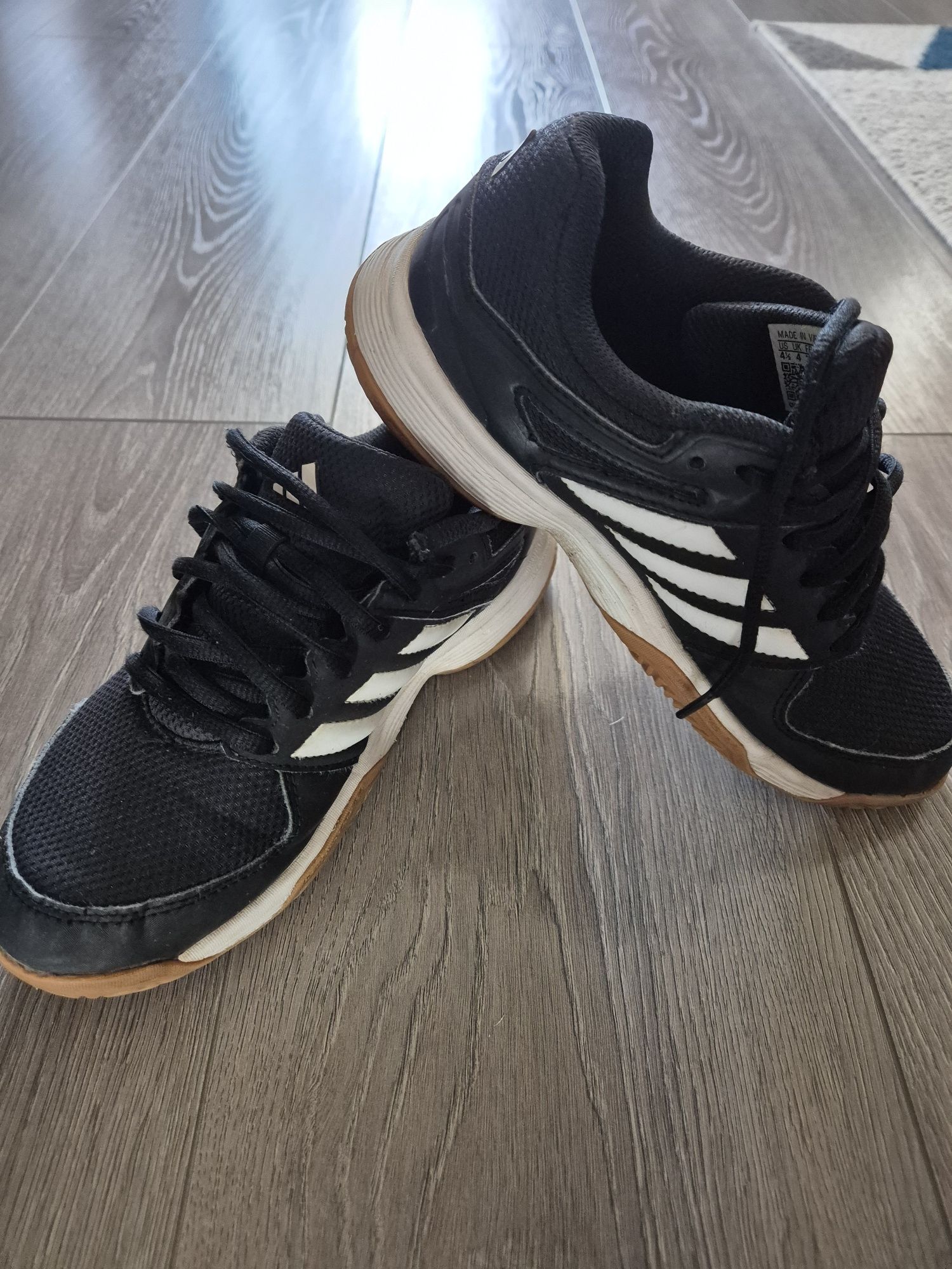 Buty adidas  rozmiar 36 i 2/3