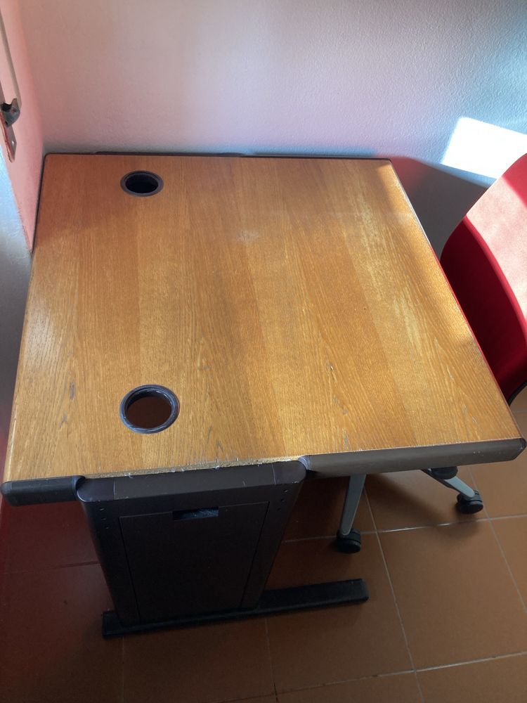 Secretária + cadeira + modulo 50€
