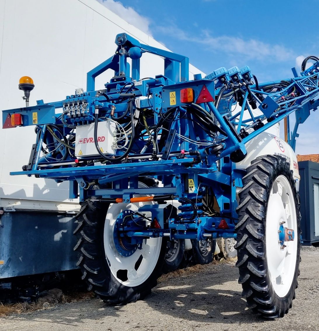 Opryskiwacz Evrad Hardi Meteor plus 21m/18m 2800l skrętna oś 6 sekcji