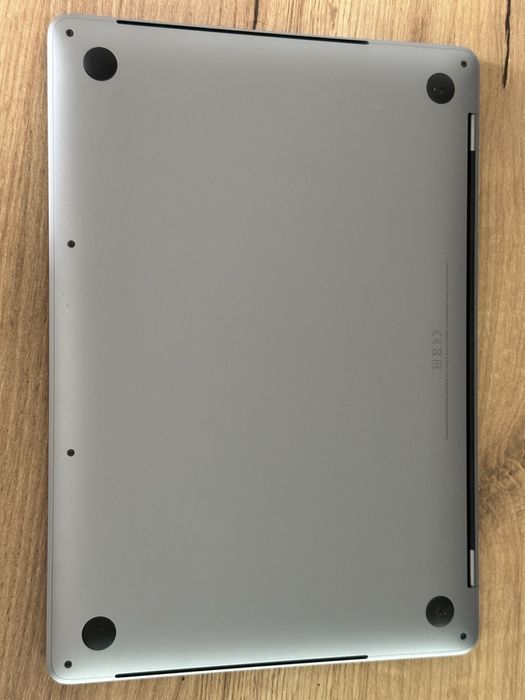 MacBook pro,13,2020 год a2251, 16/512,батарея меньше 100 циклов