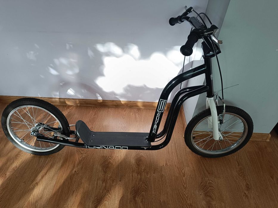 Hulajnoga na pompowanych kołach 16" powystawowa