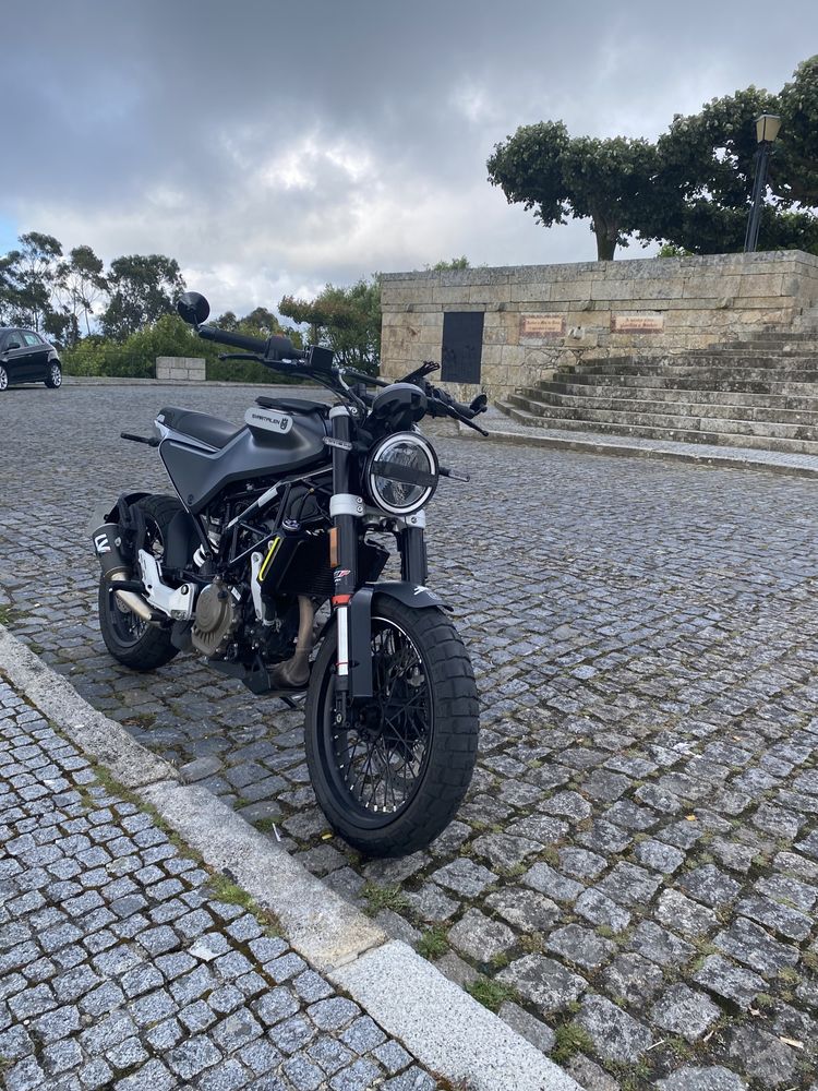 Husqvarna svartpilen 125 cafe racer