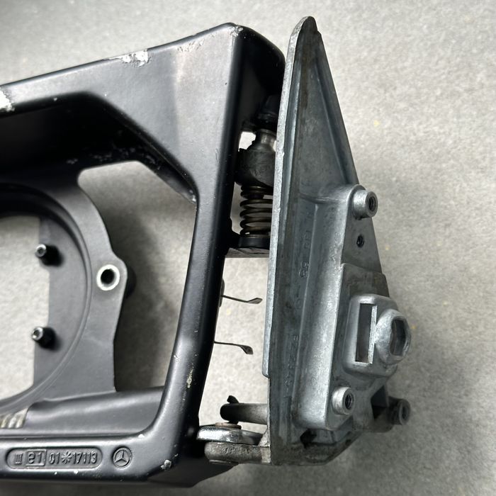 Ліве дзеркало Mercedes w126 1979-91р. з/ч корпус накладка гумовий кут