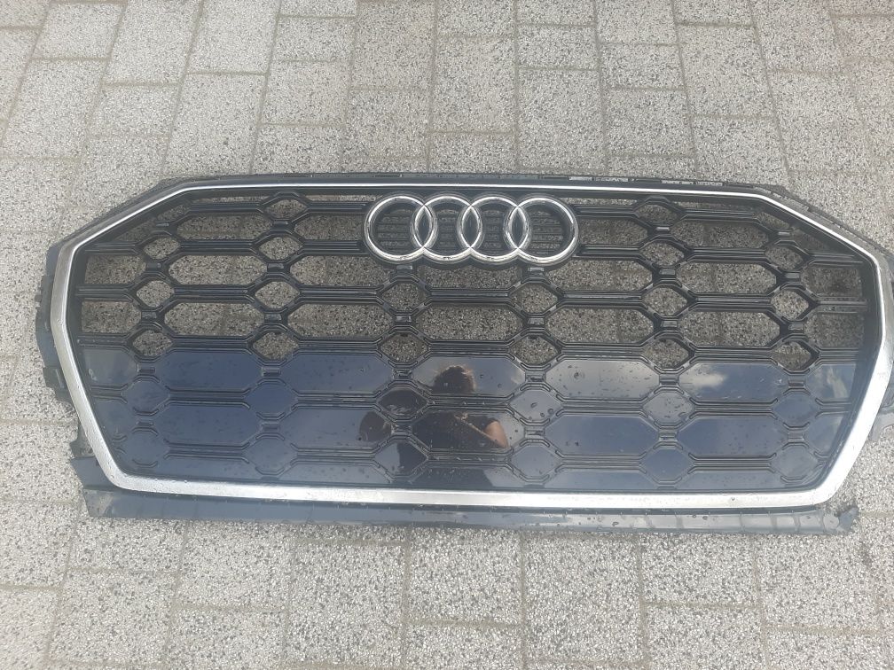 Audi Q5 Maska lift 2021r, grill  2021 S-line ,znaczek,osłona,zmocnieni