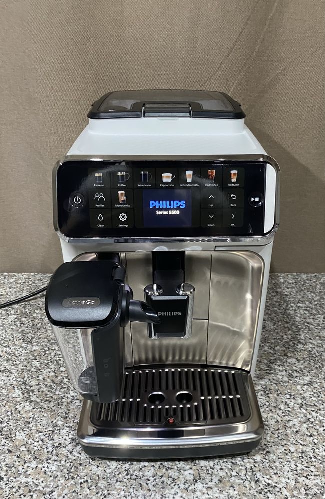 Philips 5500 в есклюзивному колярі