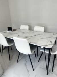 Piękny marmurkowy duży stół w stylu glamour