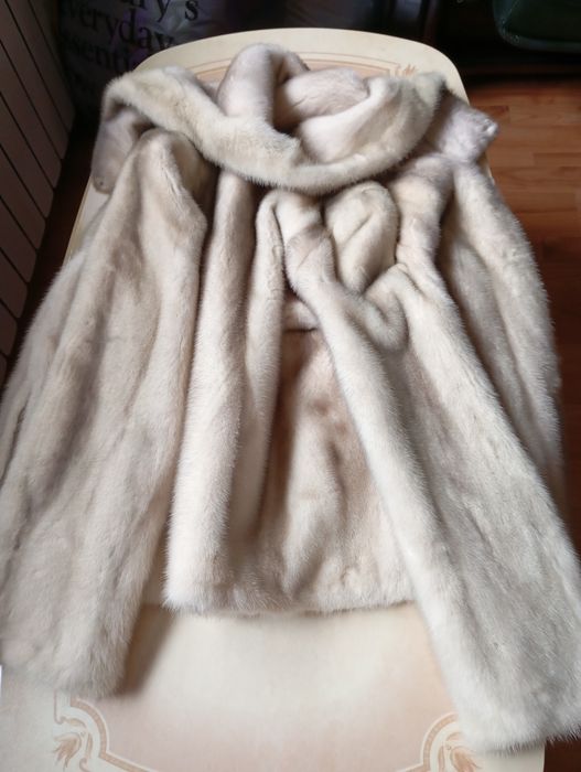 Норка норковая шубка с капюшоном Греция