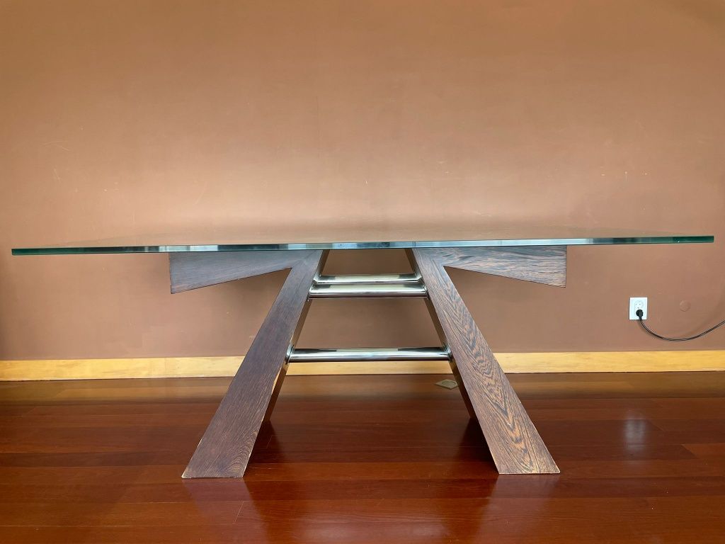 Mesa de sala com vidro para 8 a 10 pessoas