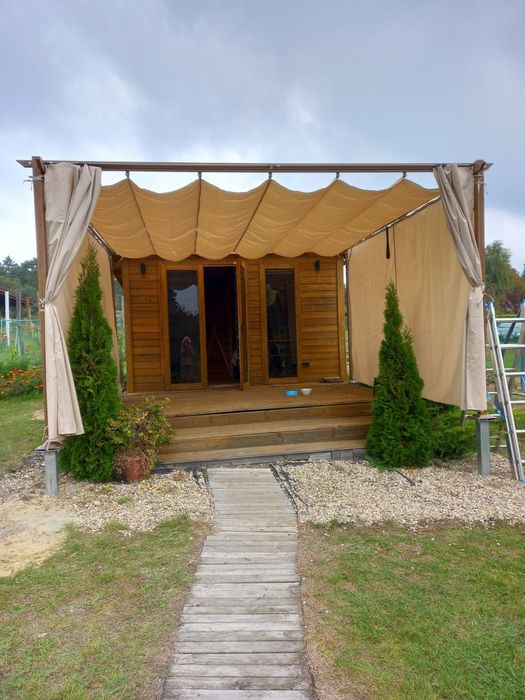 Pergola drewnopodobna