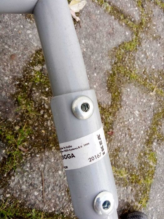 Suportes seminovos IKEA e cabides para loja ou casa