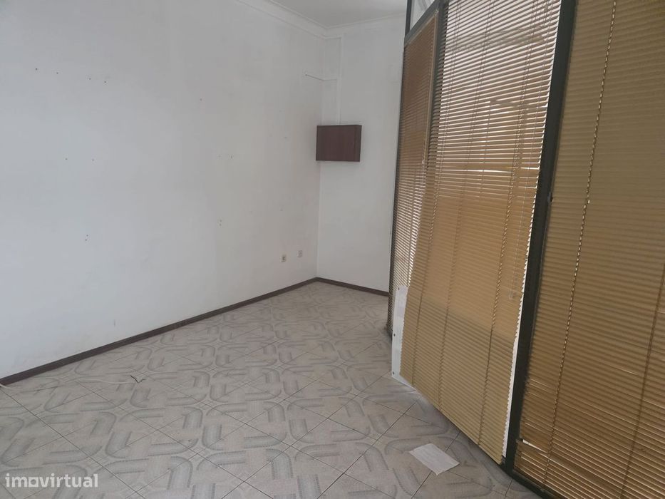 Loja para venda no centro de Tondela