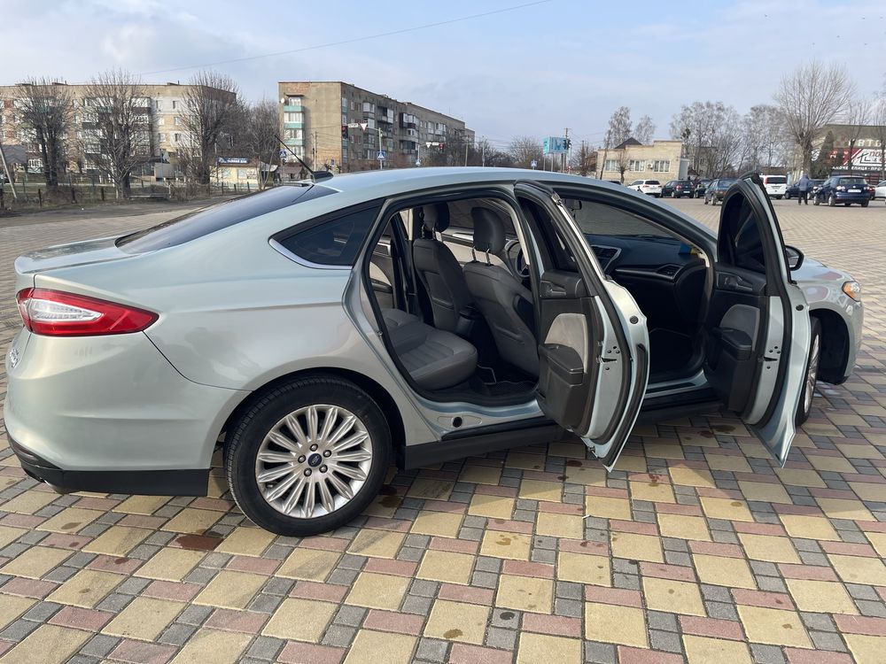 Ford Fusion Hybrid 2.0 2013 (По він-коду 2014 рік)