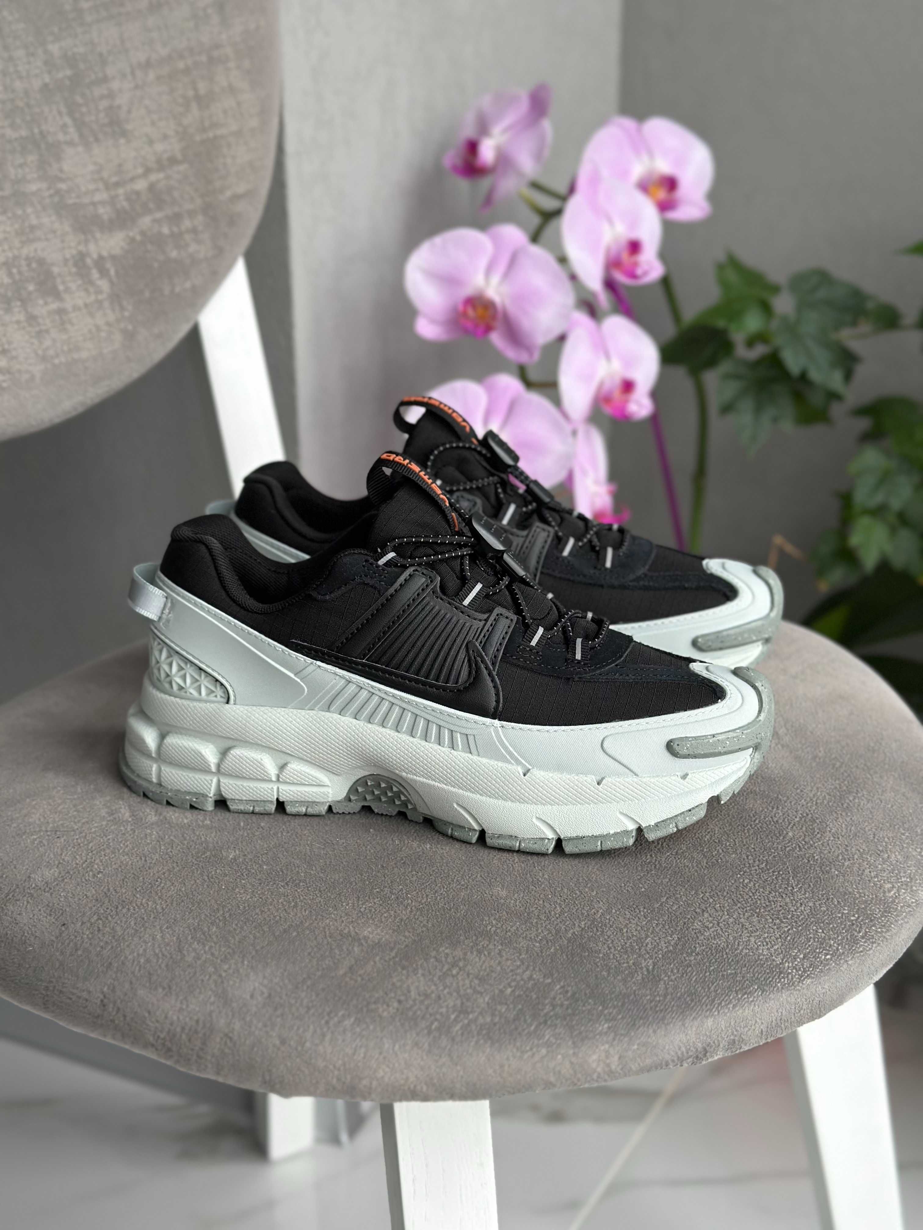 Nike Zoom Vomero Roam «Black Light Silver”