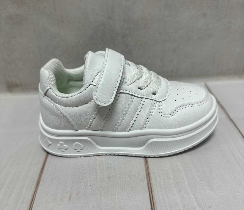 Стильні дитячі кросівки з м'ягкої екошкіри  Paliament  білі 26-31