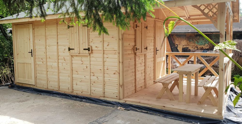 Domek z tarasem letniskowy mały taras altana ogrodowa na ROD 600x300