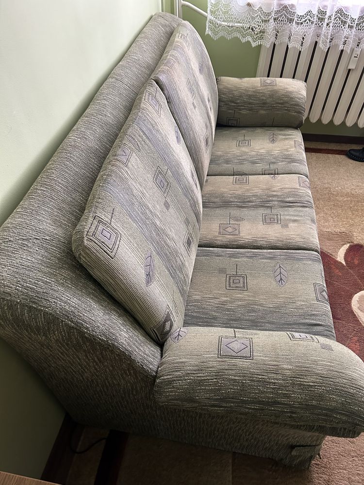 Używana sofa 3-osobowa, rozkładana z funkcją spania