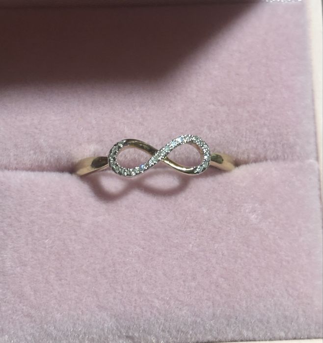 Złoty pierścionek z brylantami 585 r.14