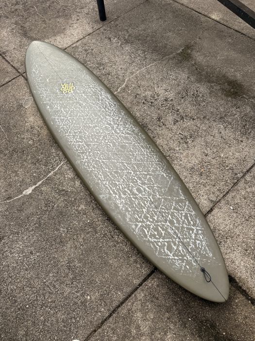 Prancha de surf Yellowood mid 7’7