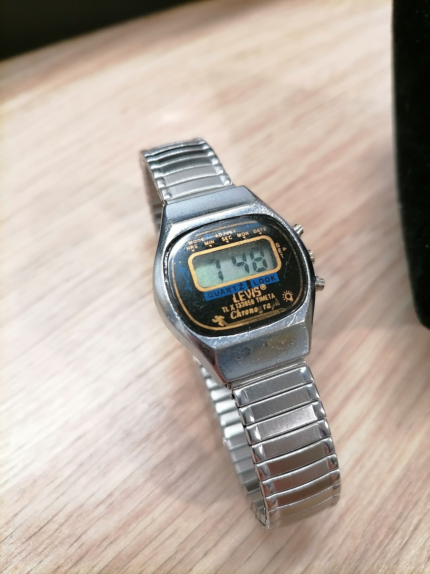 Zegarek elektroniczny vintage / PRL - damski