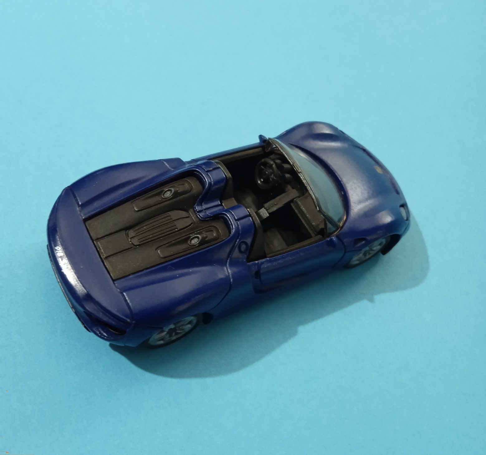 Модель авто Porsche 918 Spyder (Made in Poland)
