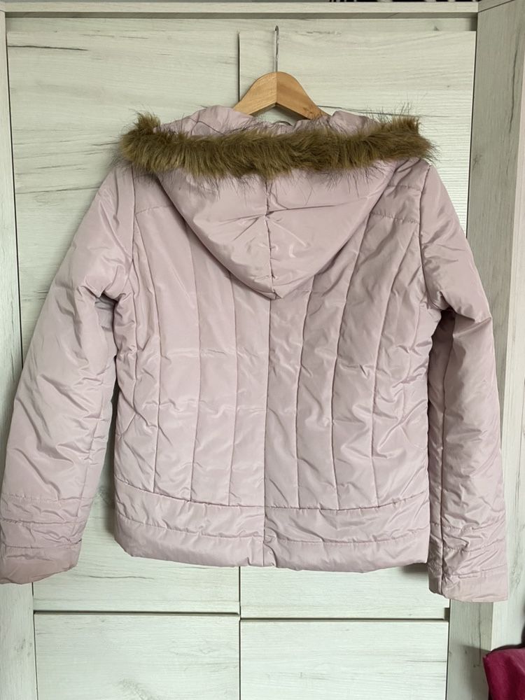 pudrową różowa kurtka damska zimowa z futerkiem Reserved rozmiar M