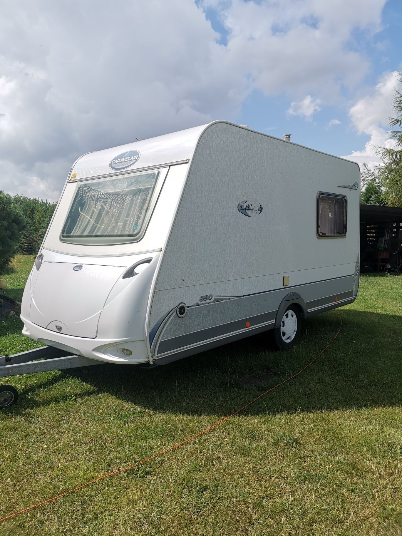 Kemping 2009r dmc 1000kg