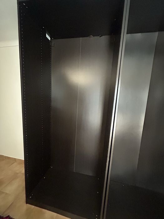 Estrutura PAX: 1 por 2,36 metros em preto