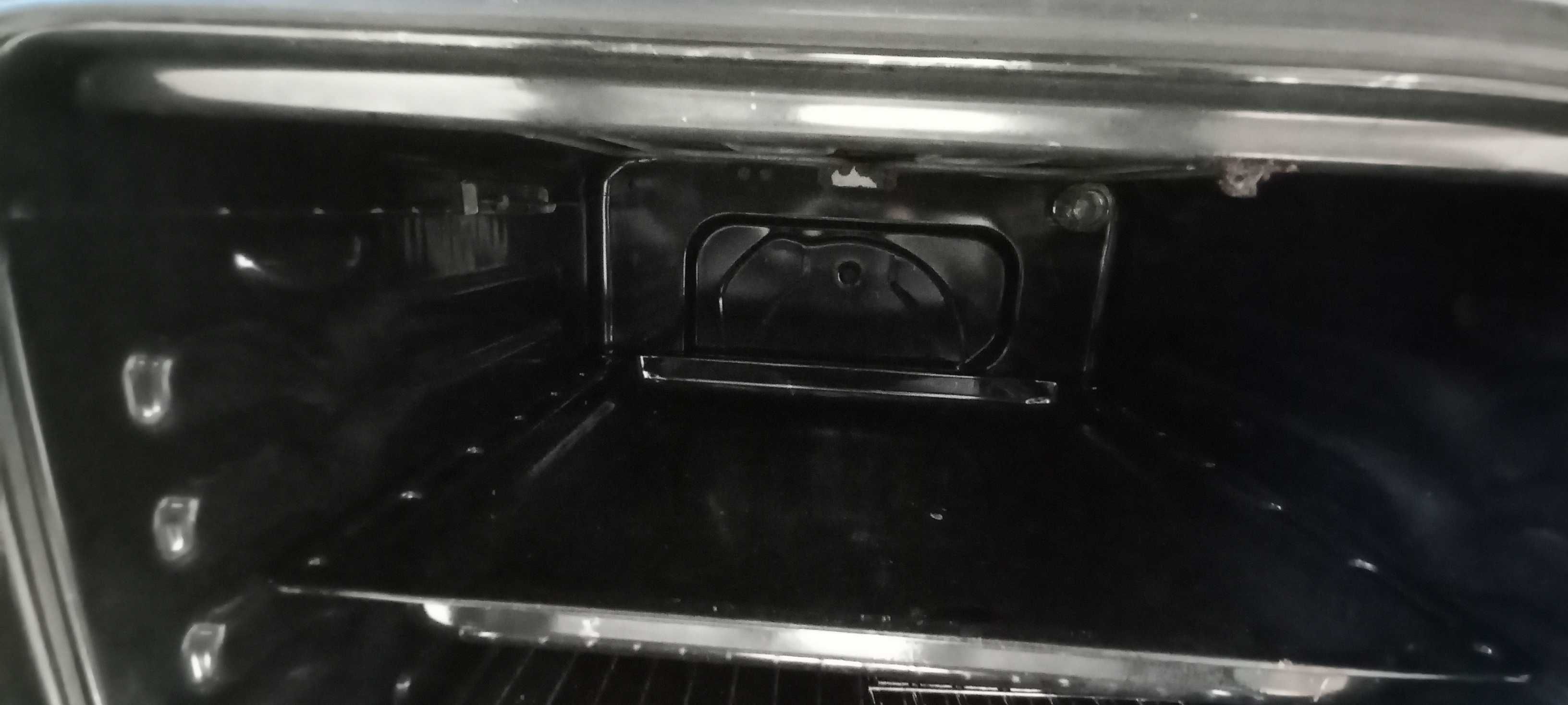 Forno KUNFT a funcionar bem em boas condições  as imperfeições.