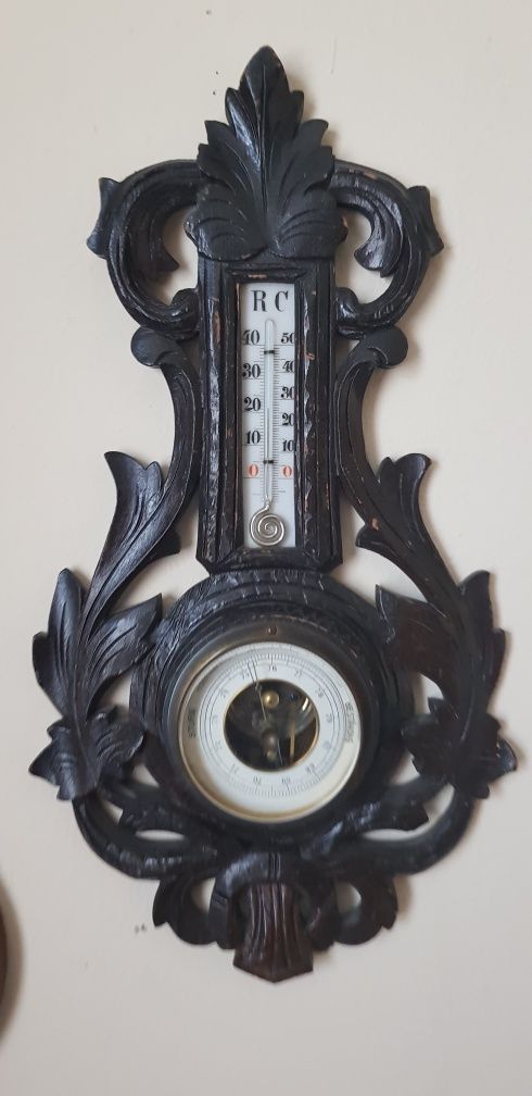 Barometr z termometrem rzeźbiony drewno