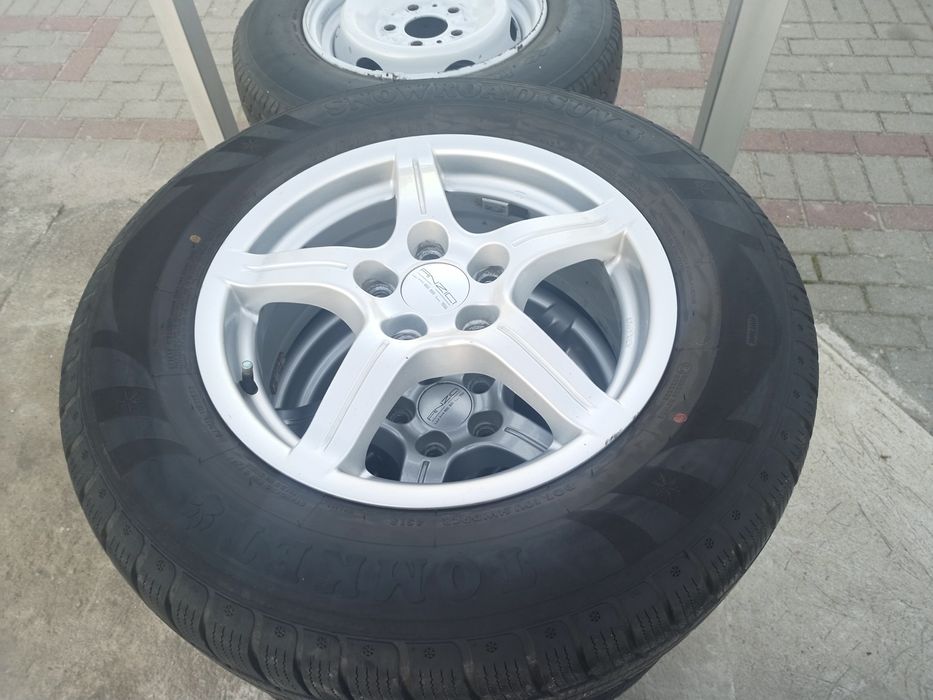 Kia sportage/ hyundai Tucson/ Outlander 215/70/16 koła zimowe