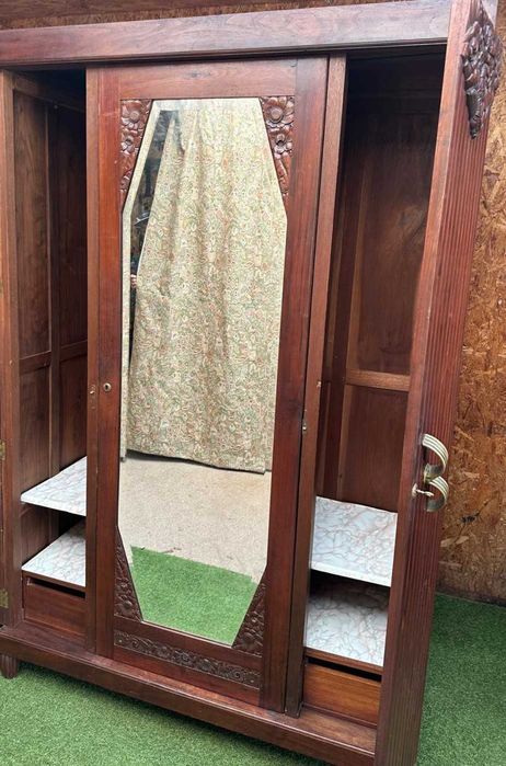 Roupeiro 3 portas centenario, armário impecável