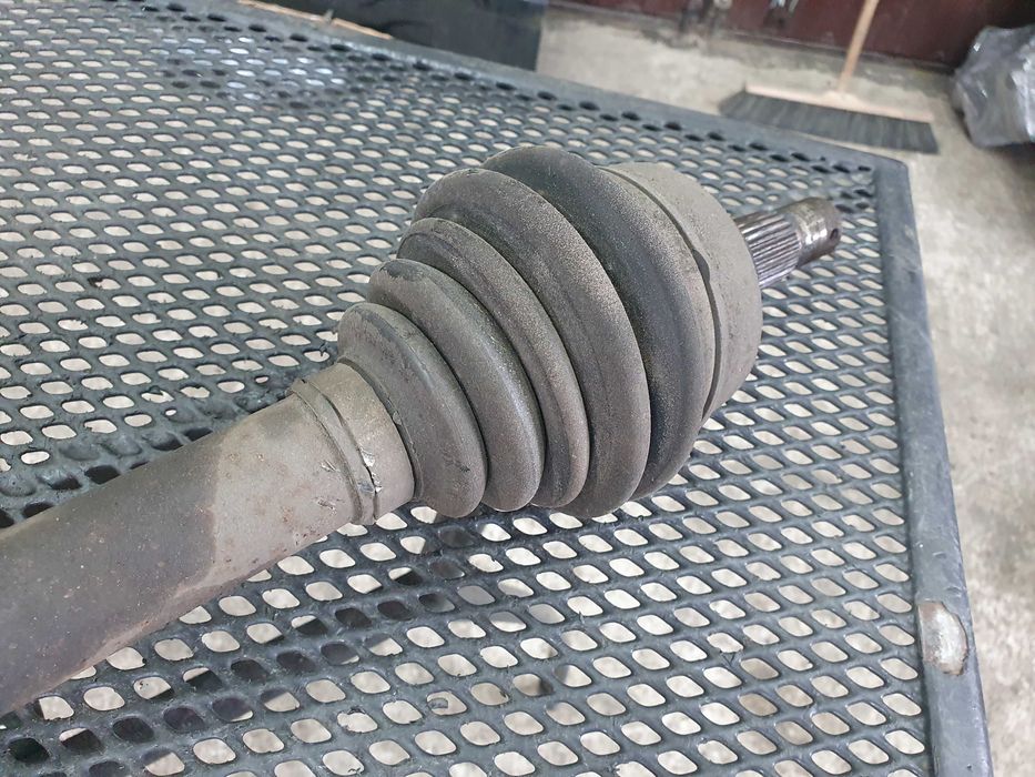 Półoś lewa przegub Peugeot 308 T7 1.6 benzyna 120km 5 biegów kpl