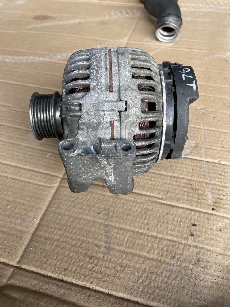 Alternator/VW /2.0 b /ALT /BOSCH /14V /06B903016Q