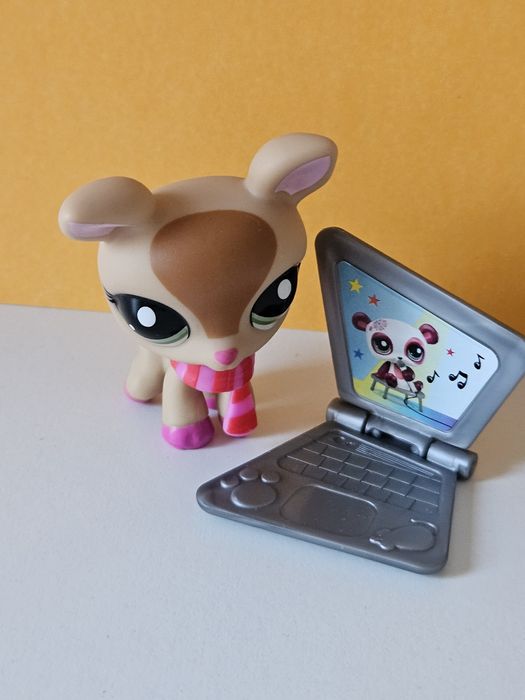 Śliczna sarenka z dodatkami