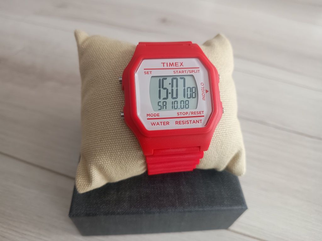 Zegarek Timex T2N074 retro vintage nie używany.