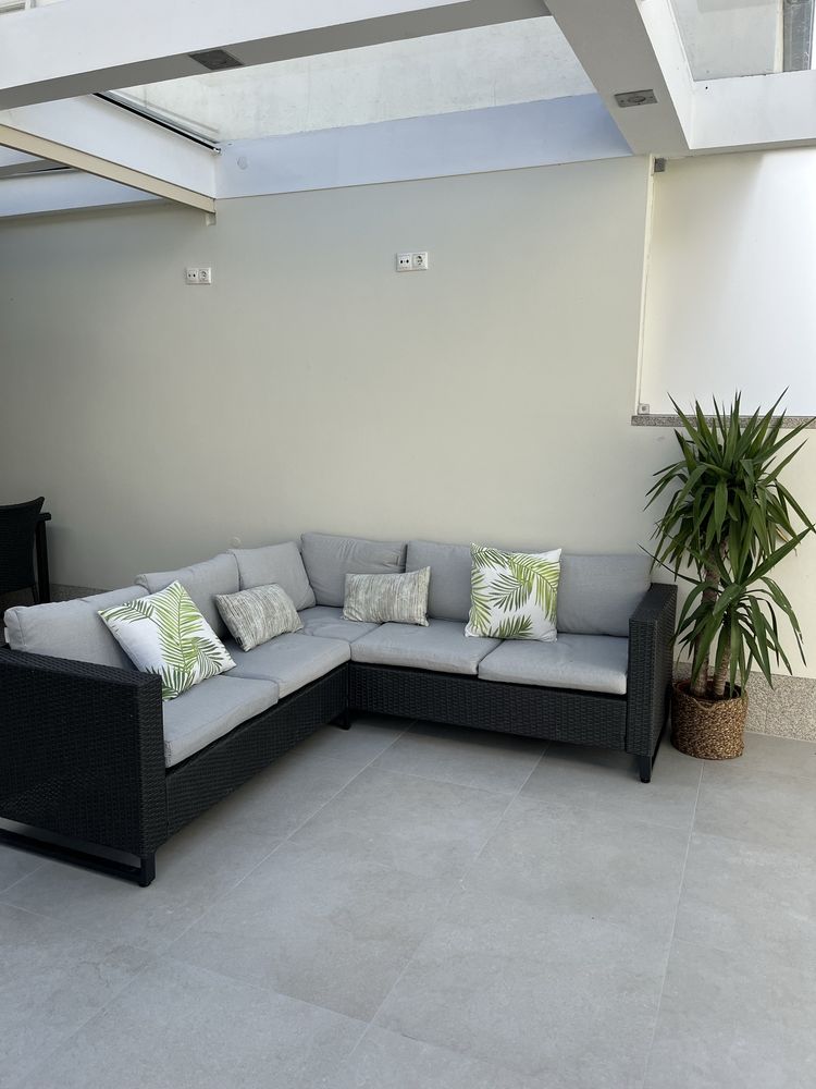 Conjunto sofa exterior jardim + mesa com 4 cadeira