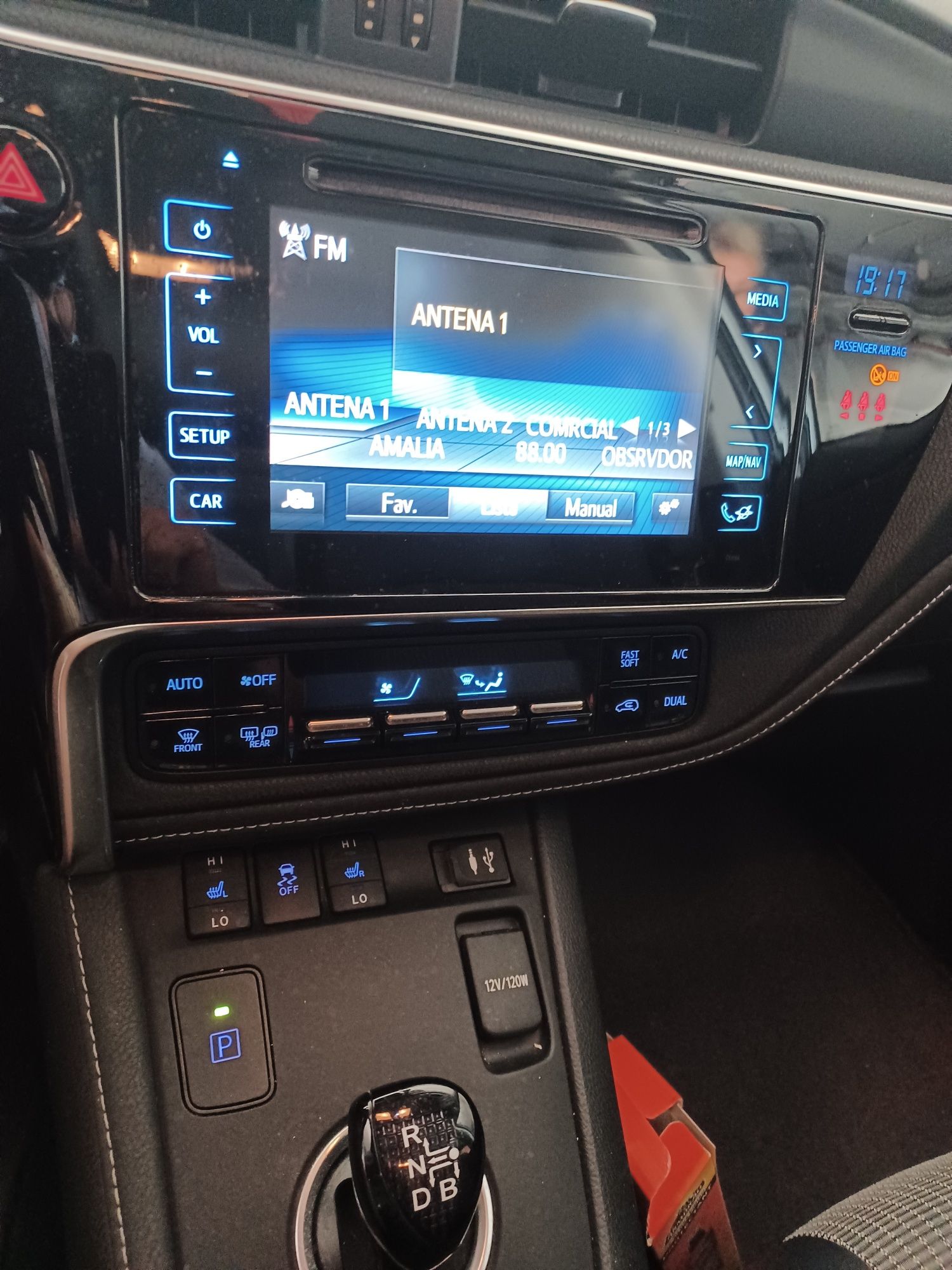 Toyota Auris 2015