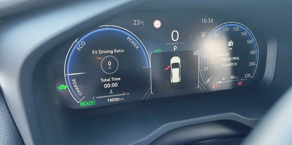 Toyota RAV4 2.5 Hybrid Comfort 4x2 z pakietem Style 2023