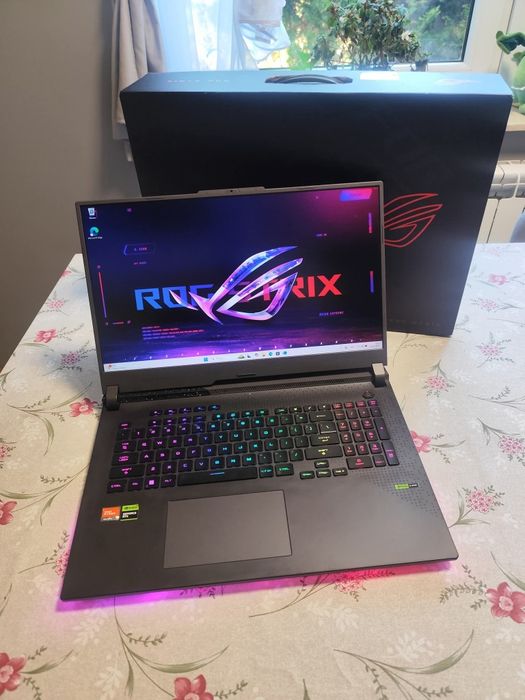 Sprzedam Asus Róg Strix/RTX 4070 TGP 140 W/Ryzen 9 /17,3 -240Hz 2K