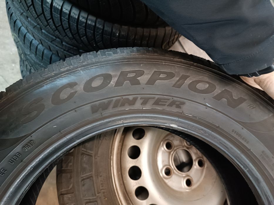 Opony Zimowe 215 65 R17 Pirelli.    w63