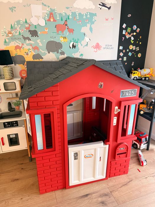 Domek little tikes