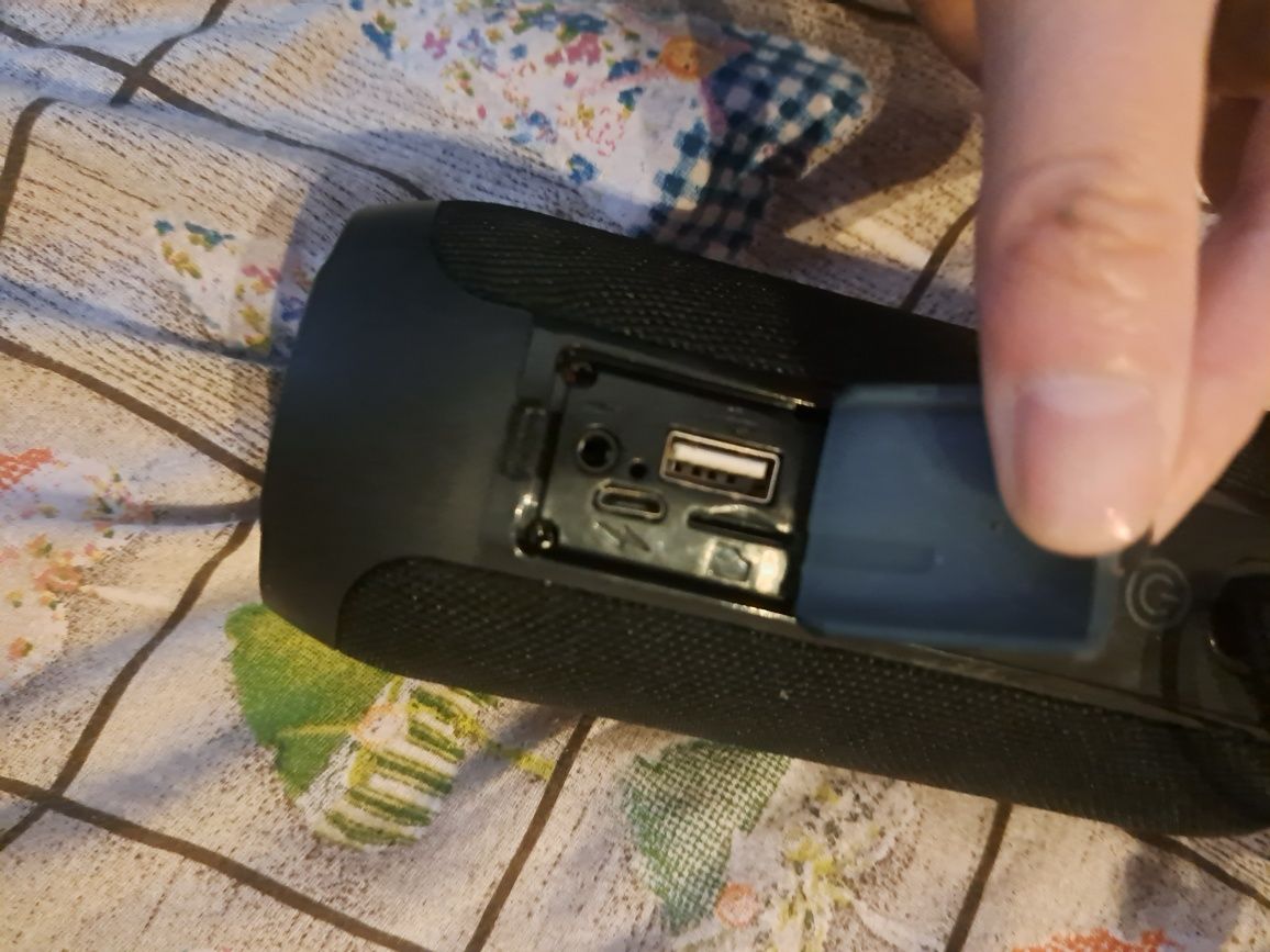 Głośnik  bluetooth  sprawny