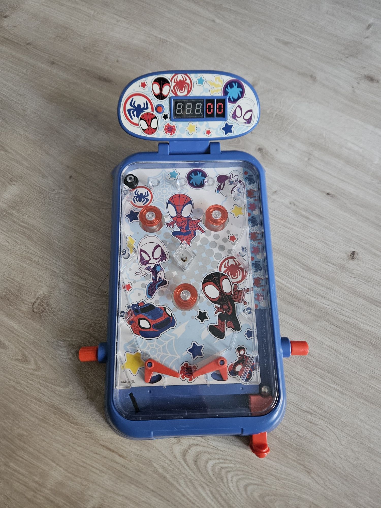 Painball flipper Spidey gra